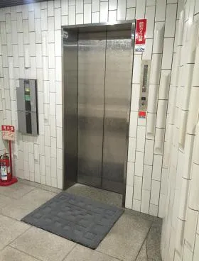 国土西池ビルの外観