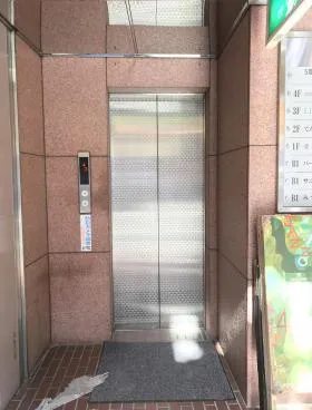 梅本ビルの外観