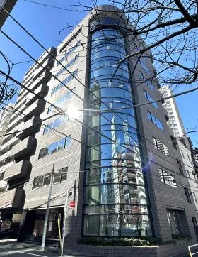 THE CROSS GOTANDA (旧:WEST HILL)ビルの外観