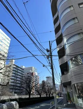 THE CROSS GOTANDA (旧:WEST HILL)ビルの外観