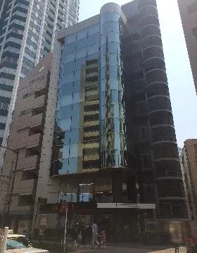 渡辺西新宿ビルの外観