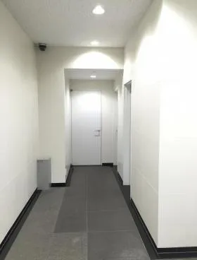 渡辺西新宿ビルの外観