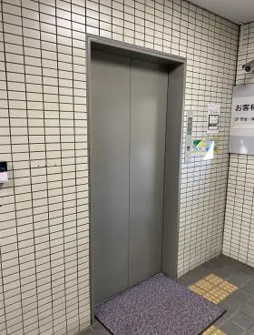万代目黒ビルの外観