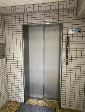 石井ビルの外観