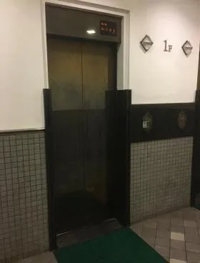 メグロードビルの外観