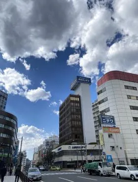 クリスタル羽山ビルの外観