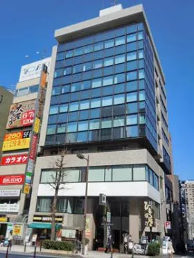 クリスタルタワーの外観