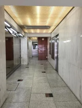 京橋YAHATAビルの外観