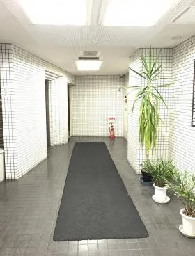 プラザ西新宿ビルの外観