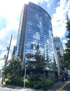 東栄神宮外苑ビルの外観