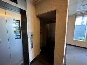 東栄神宮外苑ビルの外観