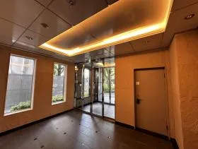 東栄神宮外苑ビルの外観