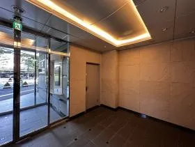 東栄神宮外苑ビルの外観