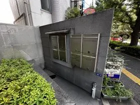 東栄神宮外苑ビルの外観