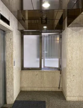 柳橋鈴和ビルの外観