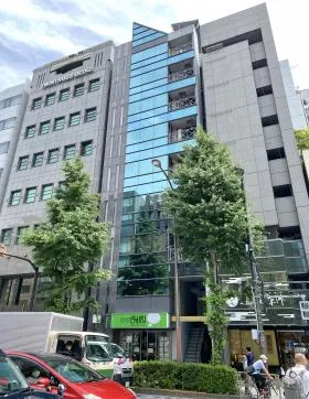 ツイントラスⅡビルの外観