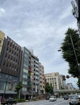 ツイントラスⅡビルの外観