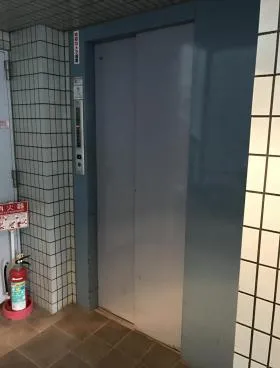 北上野ビルの外観