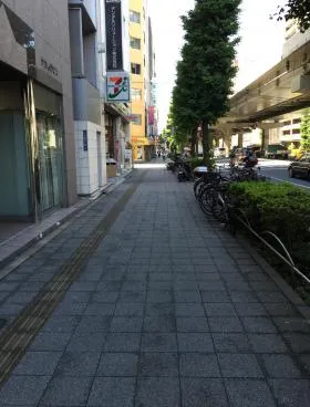 ビリーフ上野(旧東京合金)ビルの外観