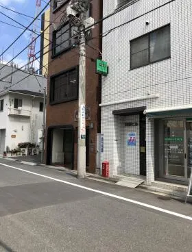岡部ビルの外観