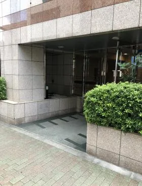 上野アムフラットⅡビルの外観
