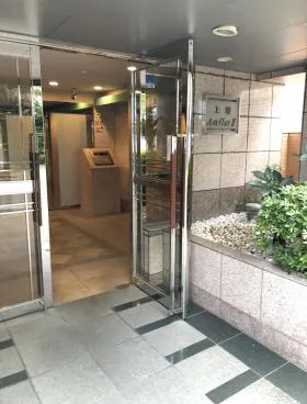 上野アムフラットⅡビルの外観