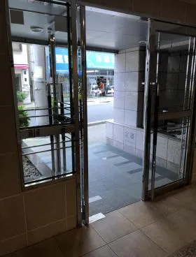 上野アムフラットⅡビルの外観