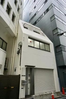 ADビル東館の外観
