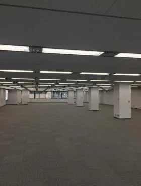 日新上野ビルの外観