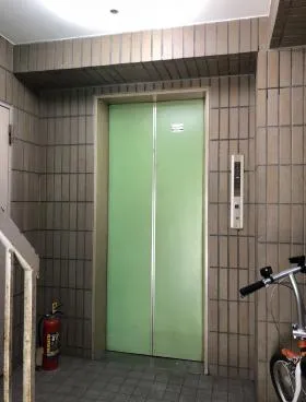 コスモビルの外観