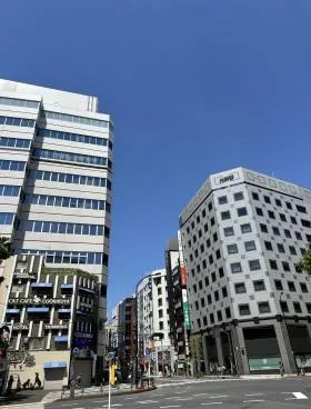 新宿三丁目ビルの外観