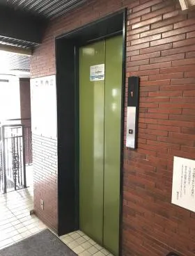 福井ビルの外観