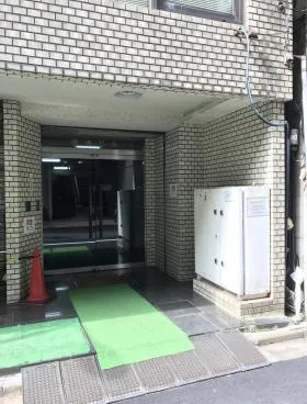 鍋嶋ビルの外観
