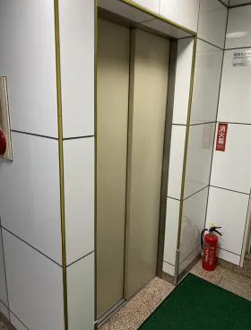 ハラダビルの外観