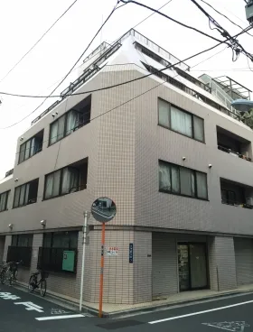 中西ビルの外観