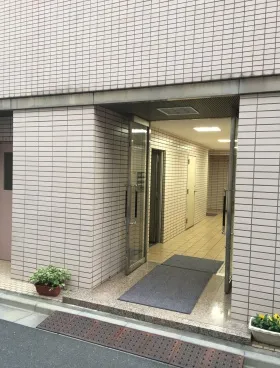 中西ビルの外観