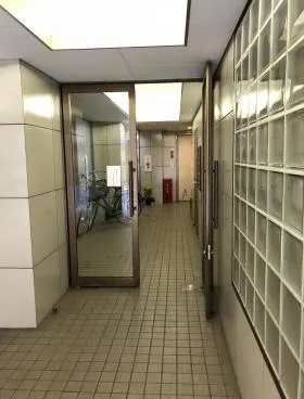 アローマ東上野ビルの外観
