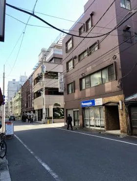 アローマ東上野ビルの外観