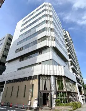 コスモ新宿御苑ビルの外観