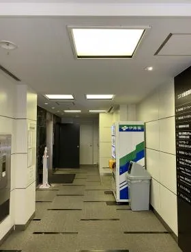 コスモ新宿御苑ビルの外観