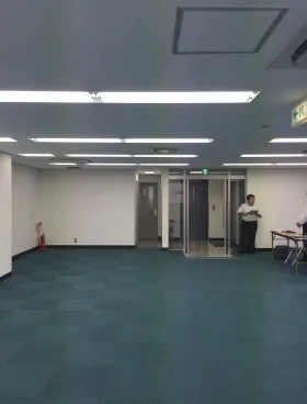 御苑高木ビルの外観
