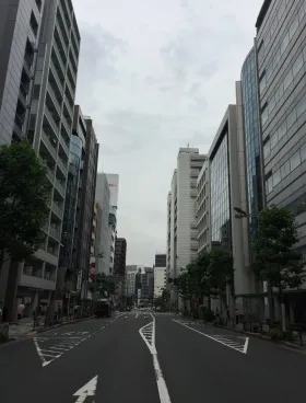 御苑高木ビルの外観