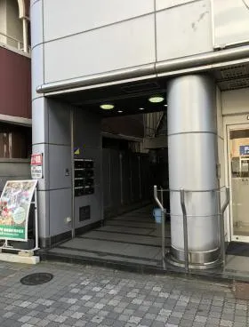MKビルの外観