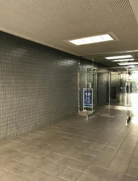 八木下ビルの外観