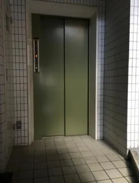 OPTビルの外観