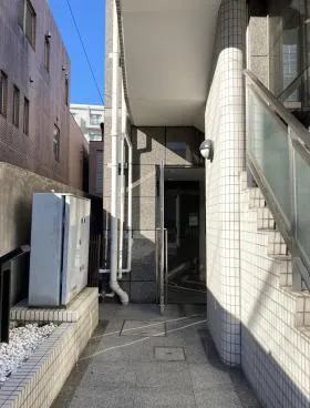 グローバル新神楽坂の外観