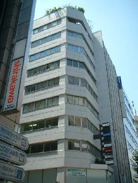 JF新宿御苑ビルの外観