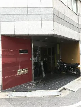JF新宿御苑ビルの外観