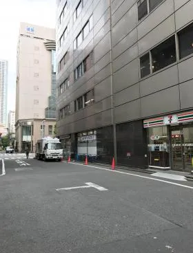 JF新宿御苑ビルの外観