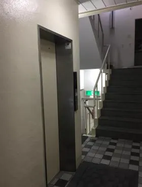 白鳥ビルの外観